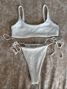 Skatie White Ribbed Textured Tie-Side Bikini set with thong bottoms